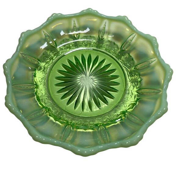 Vintage Jefferson Glass Green Opalescent Iris Meander Fleur de Lis Dish 7 Inches - Picture 1 of 9
